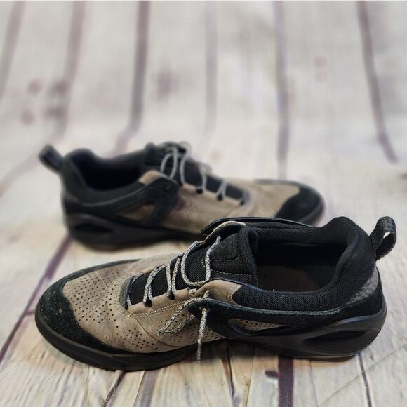 Men's Ecco sneakers, size 10 - Picture 4 of 6